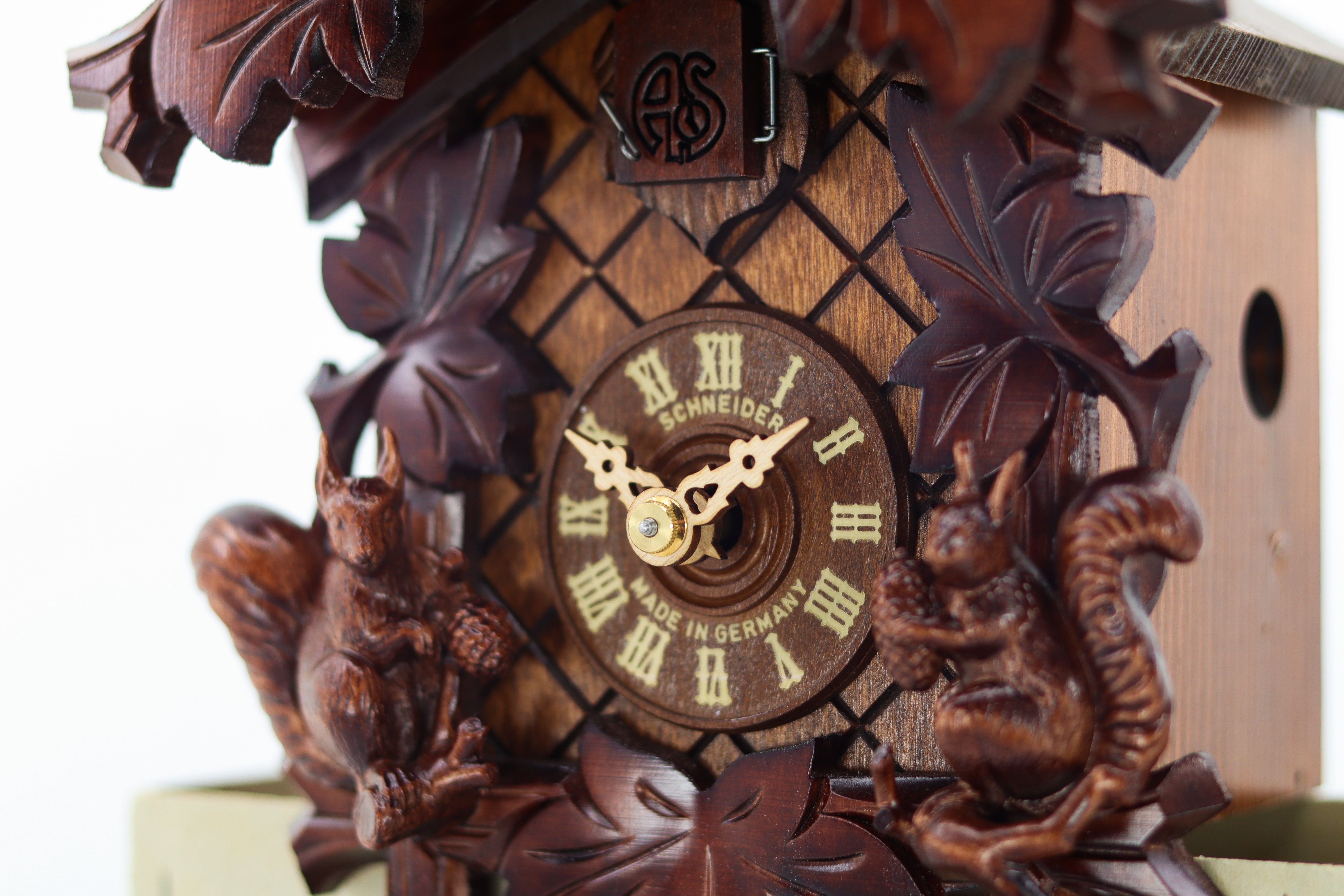 Cuckoo Clock Avis Sciuri – Squirrel, 23 cm – Anton Schneider