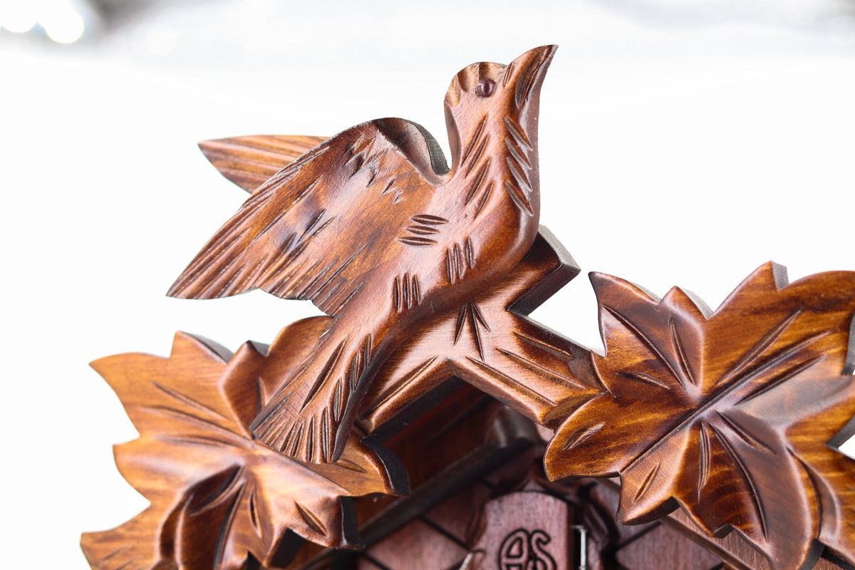 Avis Silvae: bird on the crown, detail view